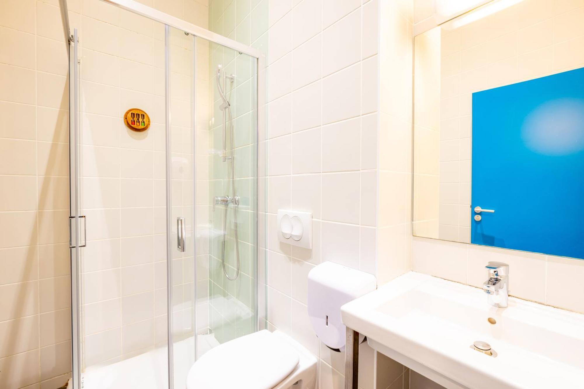 The People - Hostel Marseilles